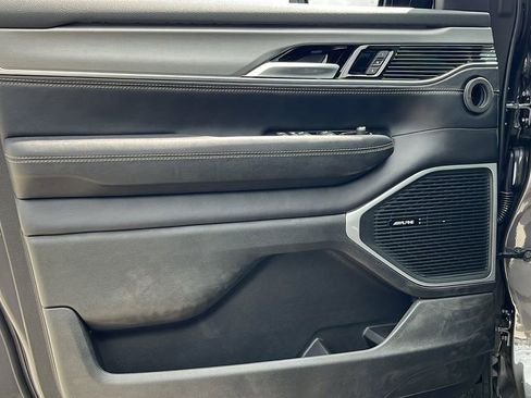 Used 2024 Jeep Wagoneer Series II image 11