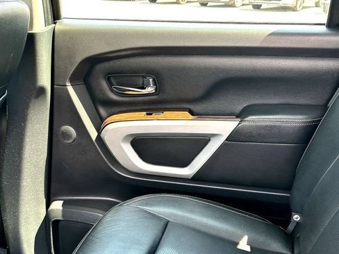 Used 2018 Nissan Titan SL w/ Texas Titan Edition AWD/4WD image 20