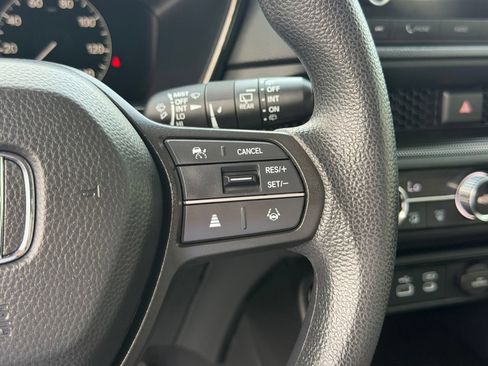 Used 2025 Honda CR-V EX image 8