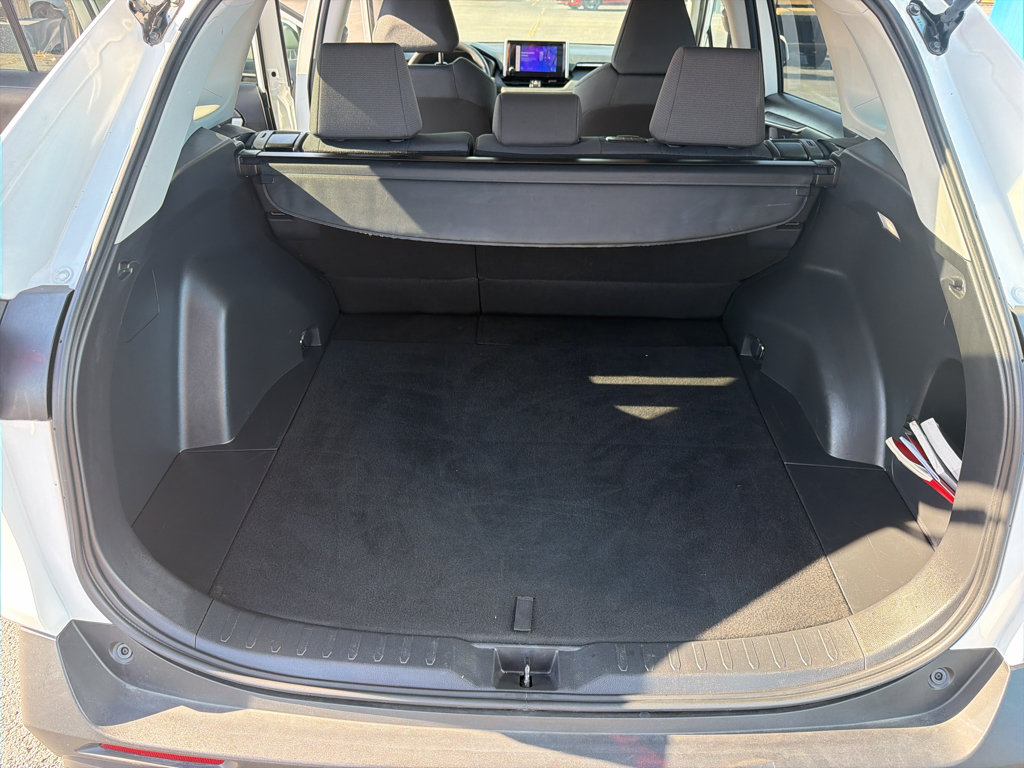 Used 2025 Toyota RAV4 XLE AWD/4WD image 11