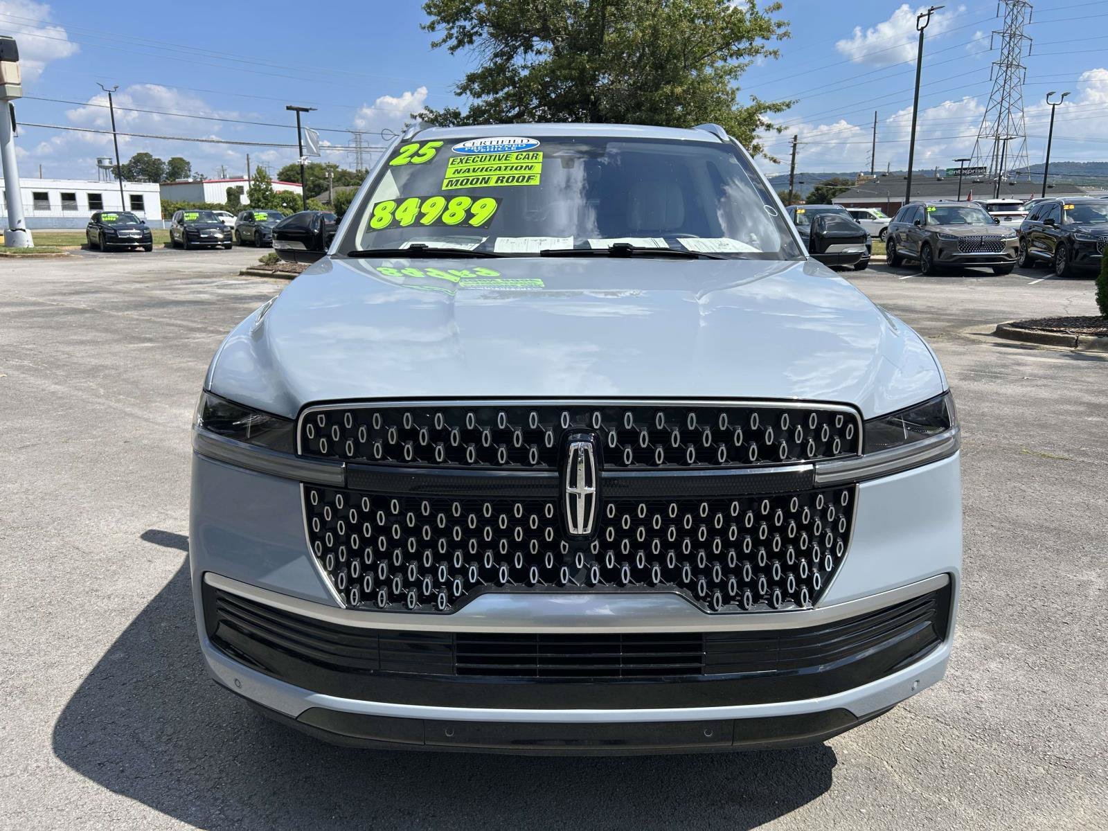 Certified 2025 Lincoln Navigator Reserve AWD/4WD image 12