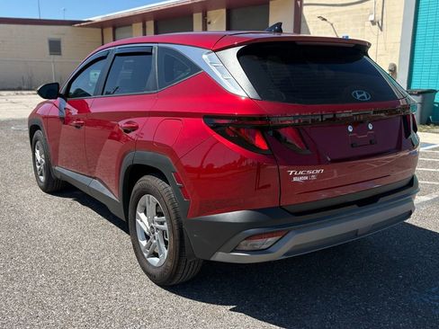 Used 2025 Hyundai Tucson SE image 5