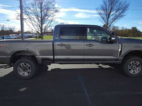 New 2026 Ford F250 Lariat w/ FX4 Off-Road Package image 9