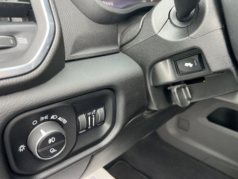 Used 2025 RAM 2500 Laramie image 22