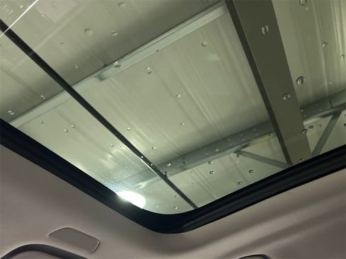 Certified 2025 Volvo XC60 B5 Plus image 25