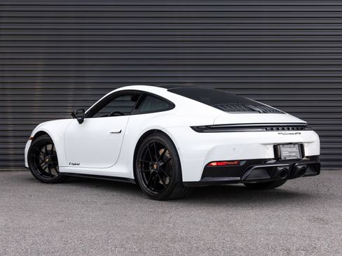 Certified 2025 Porsche 911 Carrera GTS RWD image 3