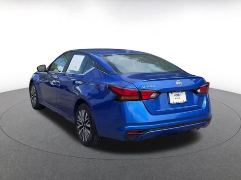 Used 2025 Nissan Altima 2.5 SV image 10