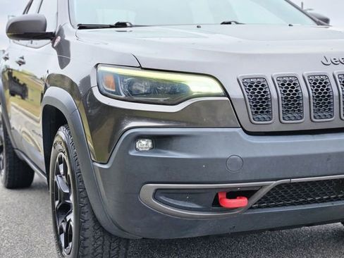 Used 2019 Jeep Cherokee Trailhawk w/ Comfort/Convenience Group image 9