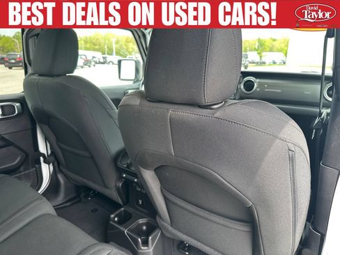 Used 2021 Jeep Gladiator Overland AWD/4WD image 32