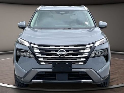 Used 2025 Nissan Rogue SL FWD image 3