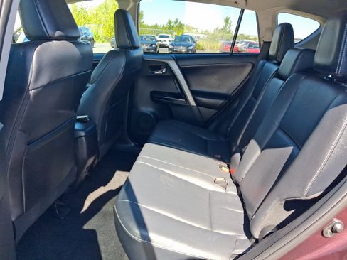 Used 2018 Toyota RAV4 Limited w/ Carpet Mat Package AWD/4WD image 18