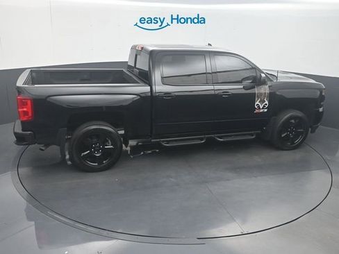 Used 2017 Chevrolet Silverado 1500 LTZ Z71 w/ Realtree Edition AWD/4WD image 25