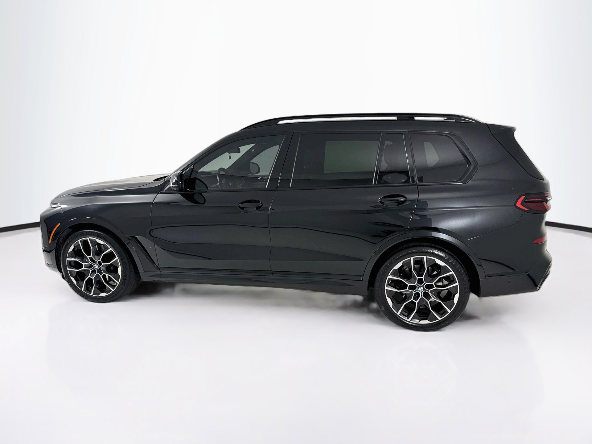 Used 2023 BMW X7 xDrive40i w/ Executive Package AWD/4WD image 5
