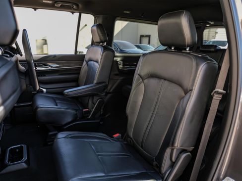 Used 2022 Jeep Wagoneer Series III w/ Convenience Group I image 40