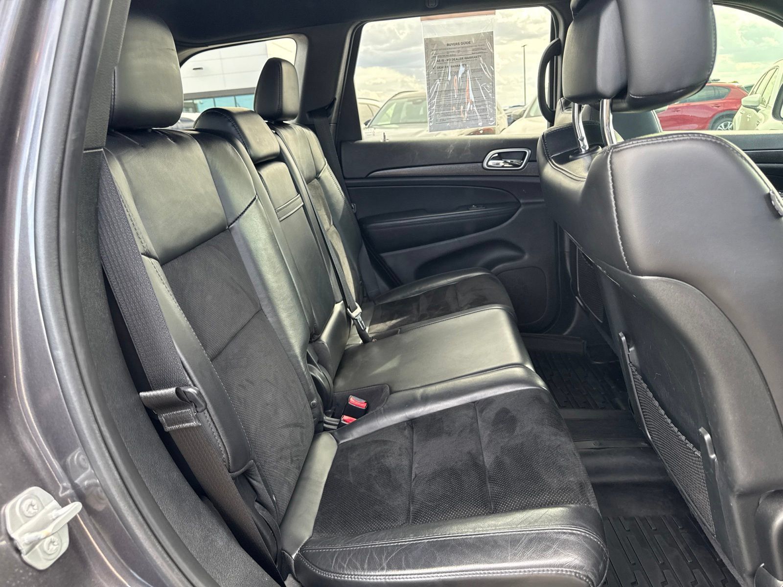 Used 2018 Jeep Grand Cherokee Altitude AWD/4WD image 12