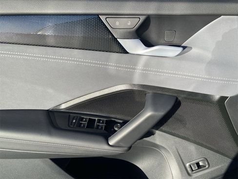 New 2026 Volkswagen Tiguan SE R-Line image 17