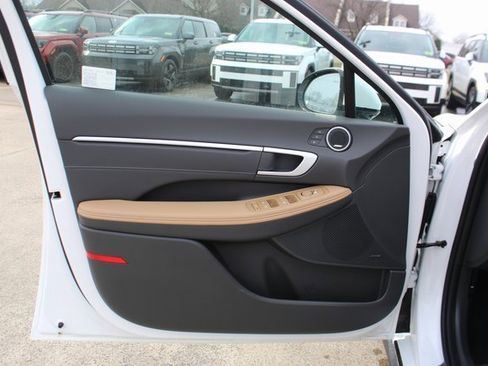 New 2026 Hyundai Sonata Limited image 8