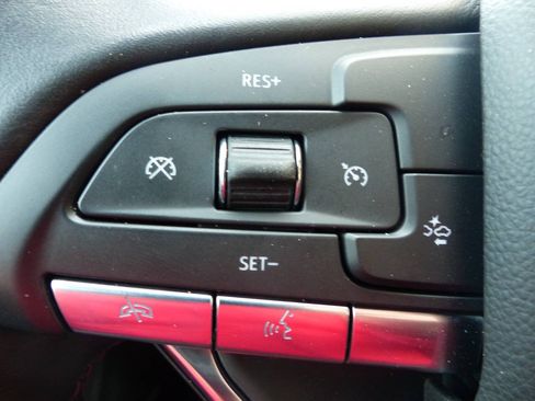 Used 2024 Cadillac XT6 Luxury w/ LPO, Floor Liner Package FWD image 22