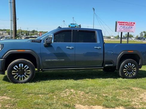 Used 2024 GMC Sierra 2500 Denali Ultimate w/ Max Trailering Package AWD/4WD image 3