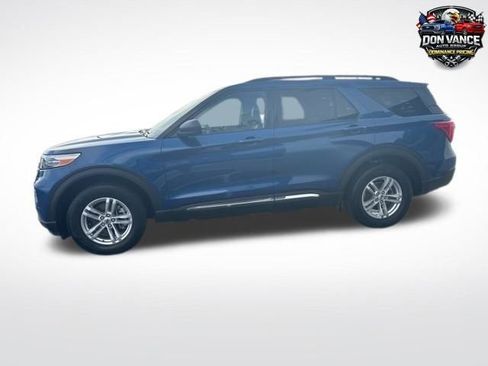 Used 2023 Ford Explorer XLT w/ Equipment Group 202A AWD/4WD image 4