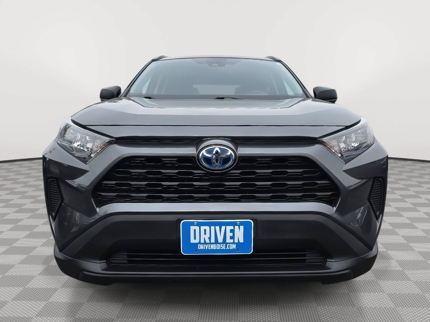 Used 2022 Toyota RAV4 LE AWD/4WD image 2