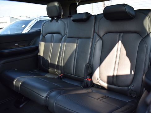 Used 2025 Jeep Wagoneer Series II w/ Premium Group I image 31