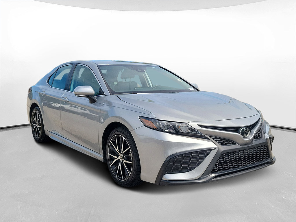 Certified 2024 Toyota Camry SE FWD image 3