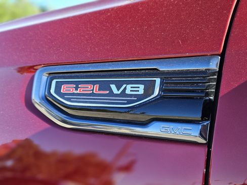 Used 2024 GMC Sierra 1500 AT4 w/ Technology Package image 11