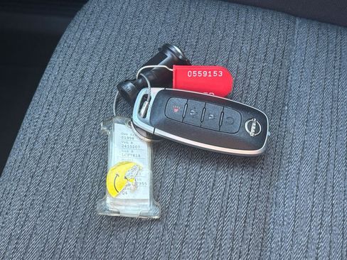 Used 2023 Nissan Rogue SV image 20