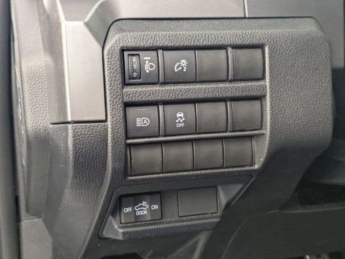 Used 2025 Toyota Tacoma TRD Sport AWD/4WD image 13