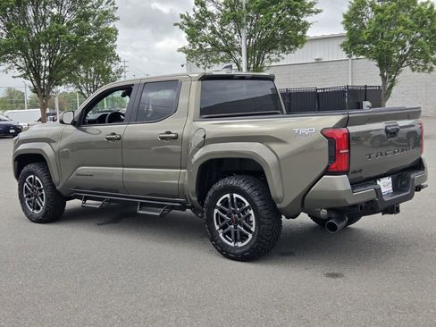 Used 2026 Toyota Tacoma TRD Sport image 3