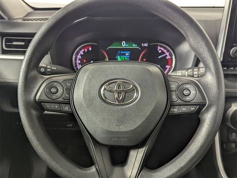 Used 2024 Toyota RAV4 XLE image 17