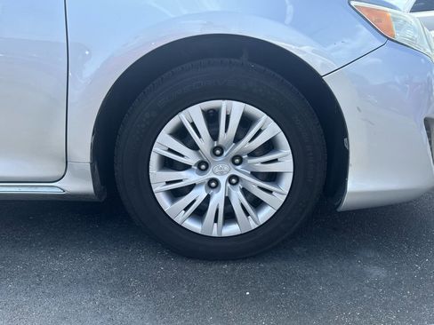 Used 2012 Toyota Camry LE image 38