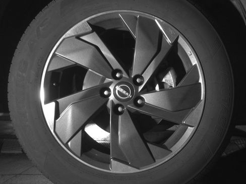 Used 2025 Nissan Rogue SV image 13