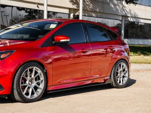 Used 2018 Ford Focus ST w/ Equipment Group 401A image 58