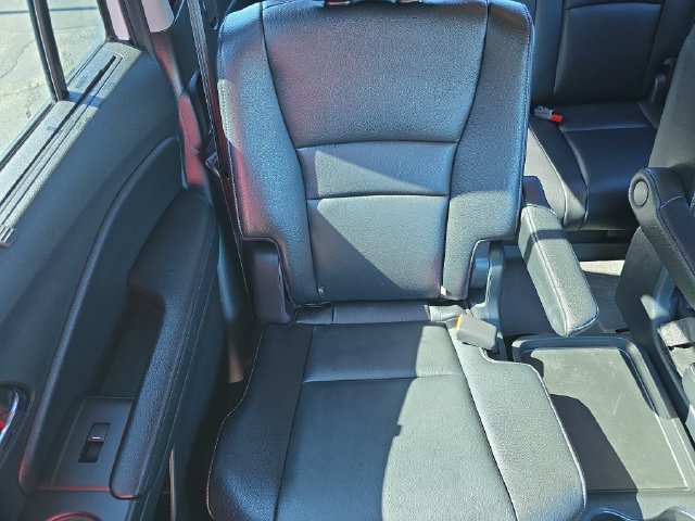 Used 2019 Honda Pilot Touring image 16