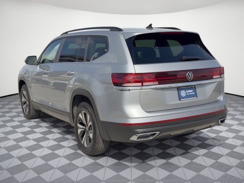 Certified 2026 Volkswagen Atlas SE FWD image 3