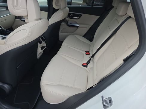 New 2026 Mercedes-Benz GLC 300 4MATIC image 10