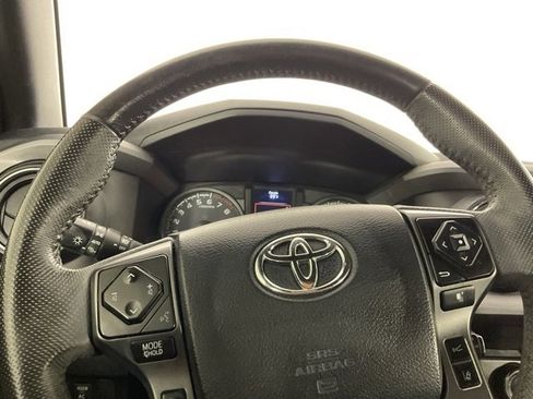 Used 2021 Toyota Tacoma TRD Off-Road image 21