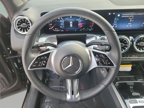 Certified 2025 Mercedes-Benz GLB 250 image 31