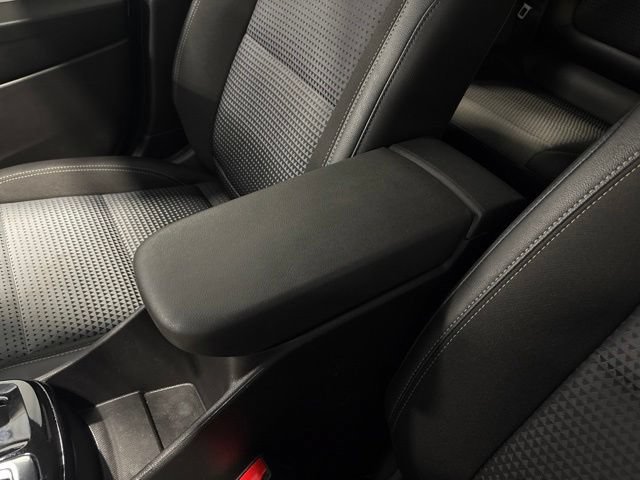 Used 2025 Chevrolet Trax LT FWD image 24
