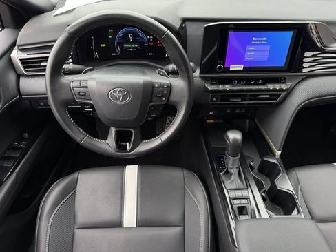 Used 2026 Toyota Camry SE w/ Convenience Package FWD image 12
