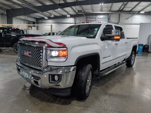 Used 2016 GMC Sierra 3500 Denali w/ Duramax Plus Package image 6