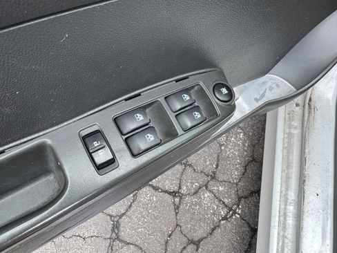 Used 2015 Chevrolet Spark LT image 9