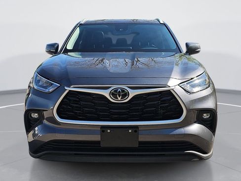 Used 2024 Toyota Highlander Limited AWD/4WD image 10