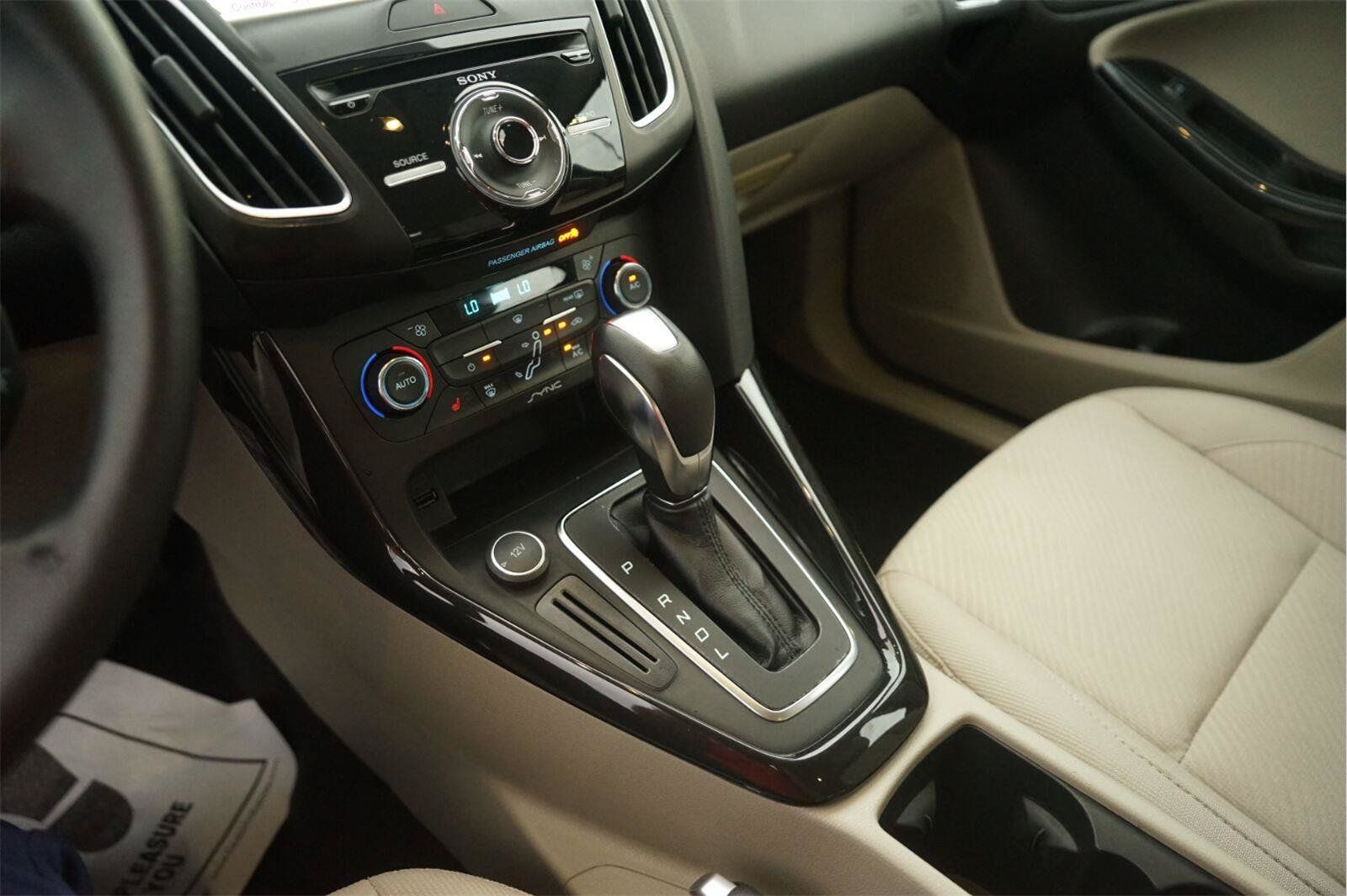 Used 2016 Ford Focus Electric Hatchback FWD image 28
