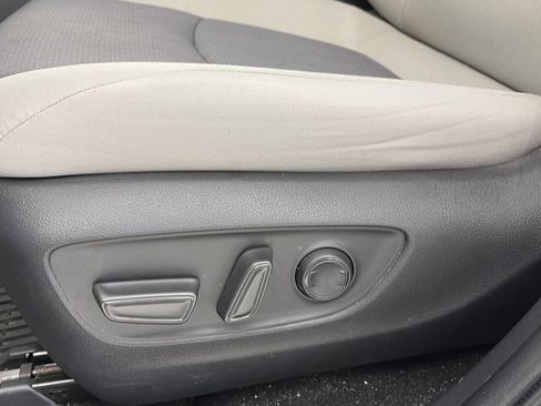 Used 2022 Toyota RAV4 XLE image 26