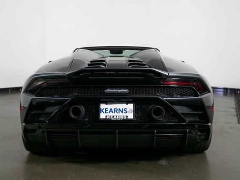 Used 2024 Lamborghini Huracan EVO image 7