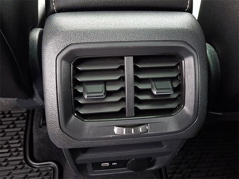 Used 2021 Volkswagen Tiguan SE w/ Panoramic Sunroof Package image 10