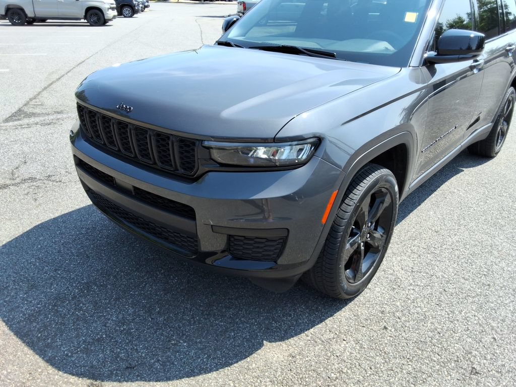 Used 2025 Jeep Grand Cherokee L Altitude RWD image 9